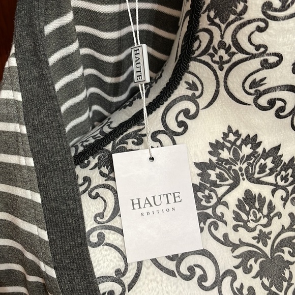 Haute Edition Striped Sweater - Picture 6 of 6